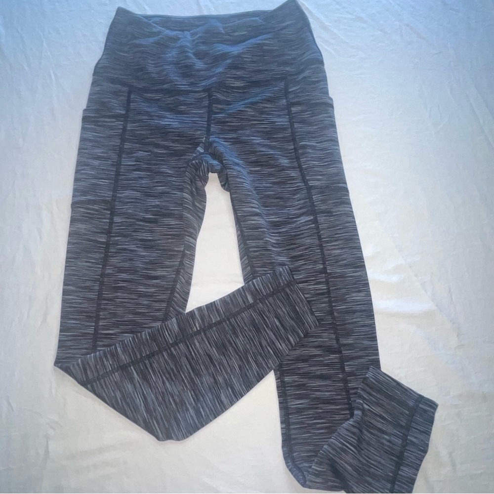 90 Degree by Reflex Women's Small Leggings Gray And Black Stripped PRELOVED